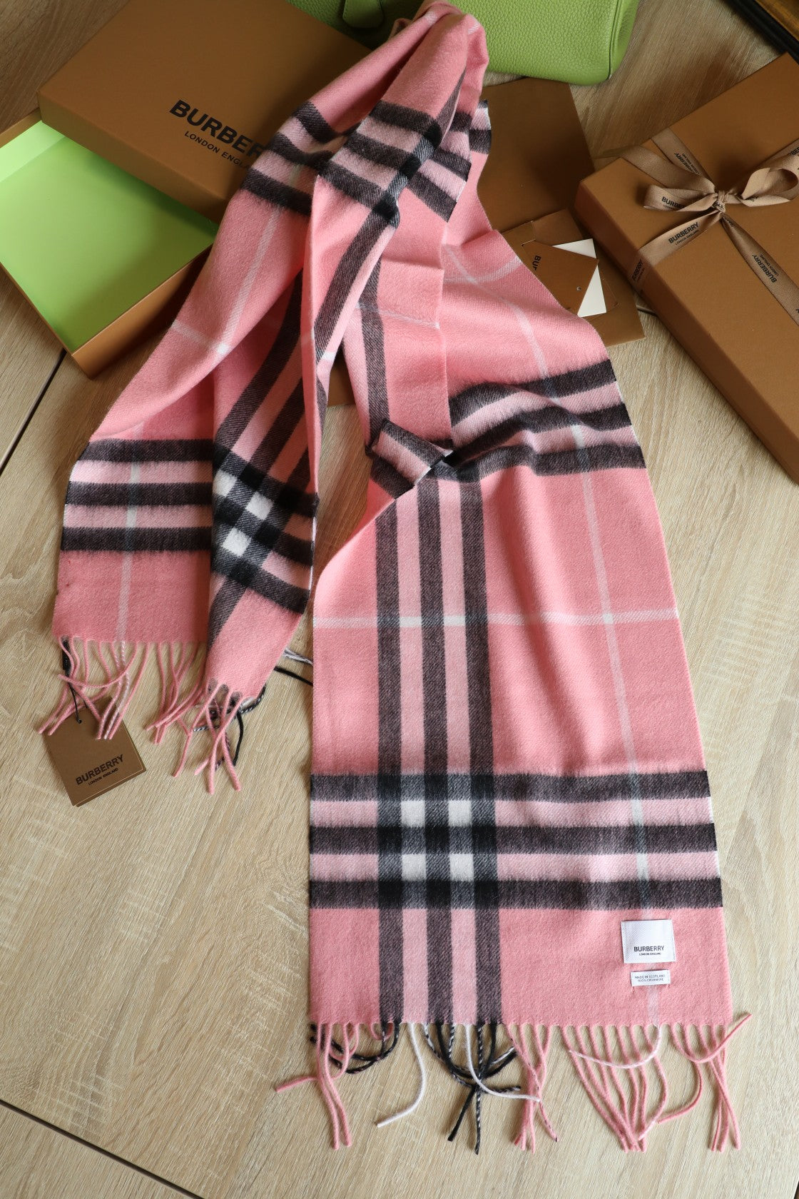 185ZR2WDE Stylish Winter Scarves