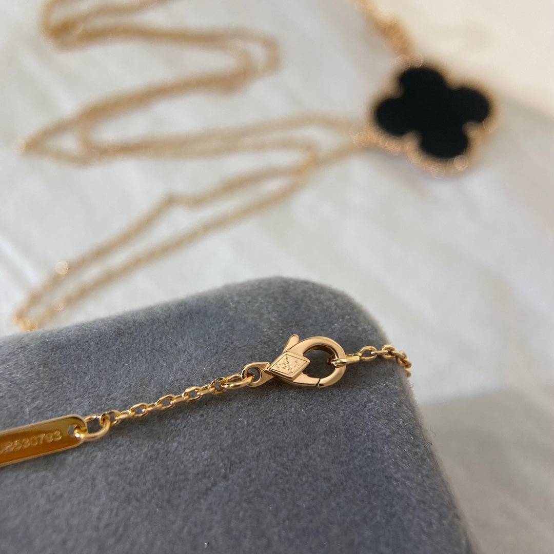 5XVA158XDE Stylish jewelry