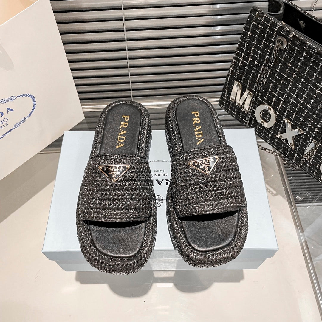 14PD21ZDE Stylish slippers