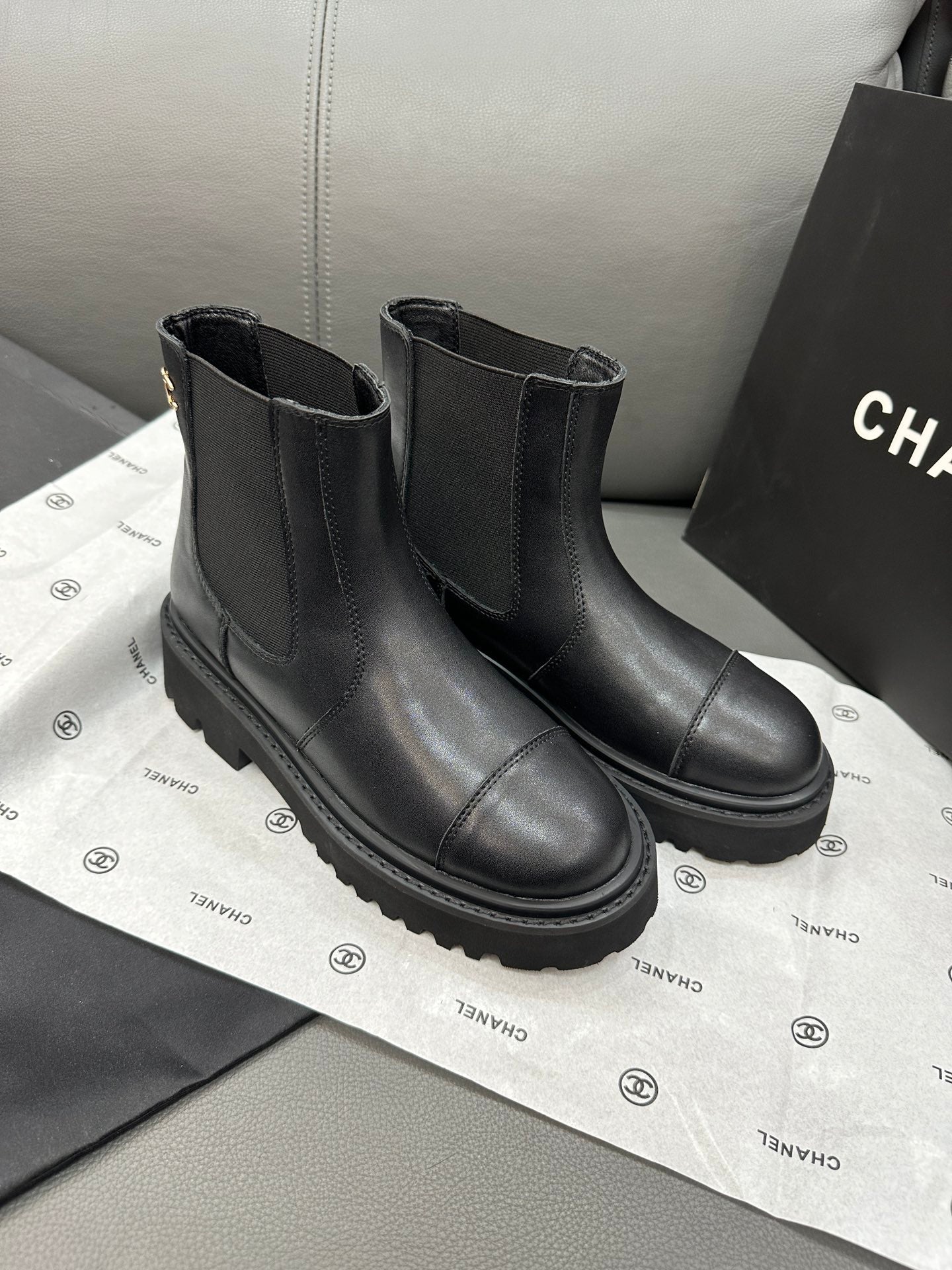 1JC13ZDE Stylish leather boots