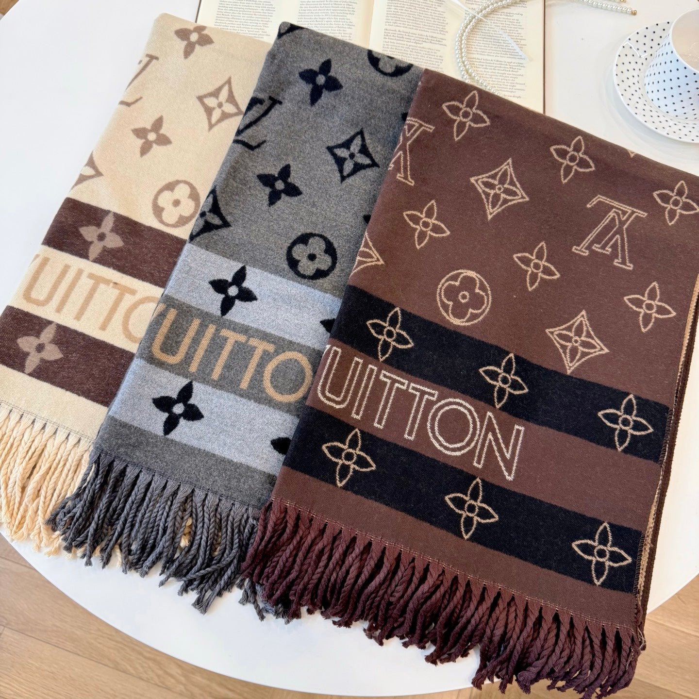 185ZE69WDE Stylish Winter Scarves