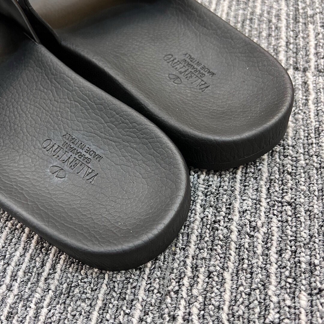 54VL52ZDE Stylish slippers
