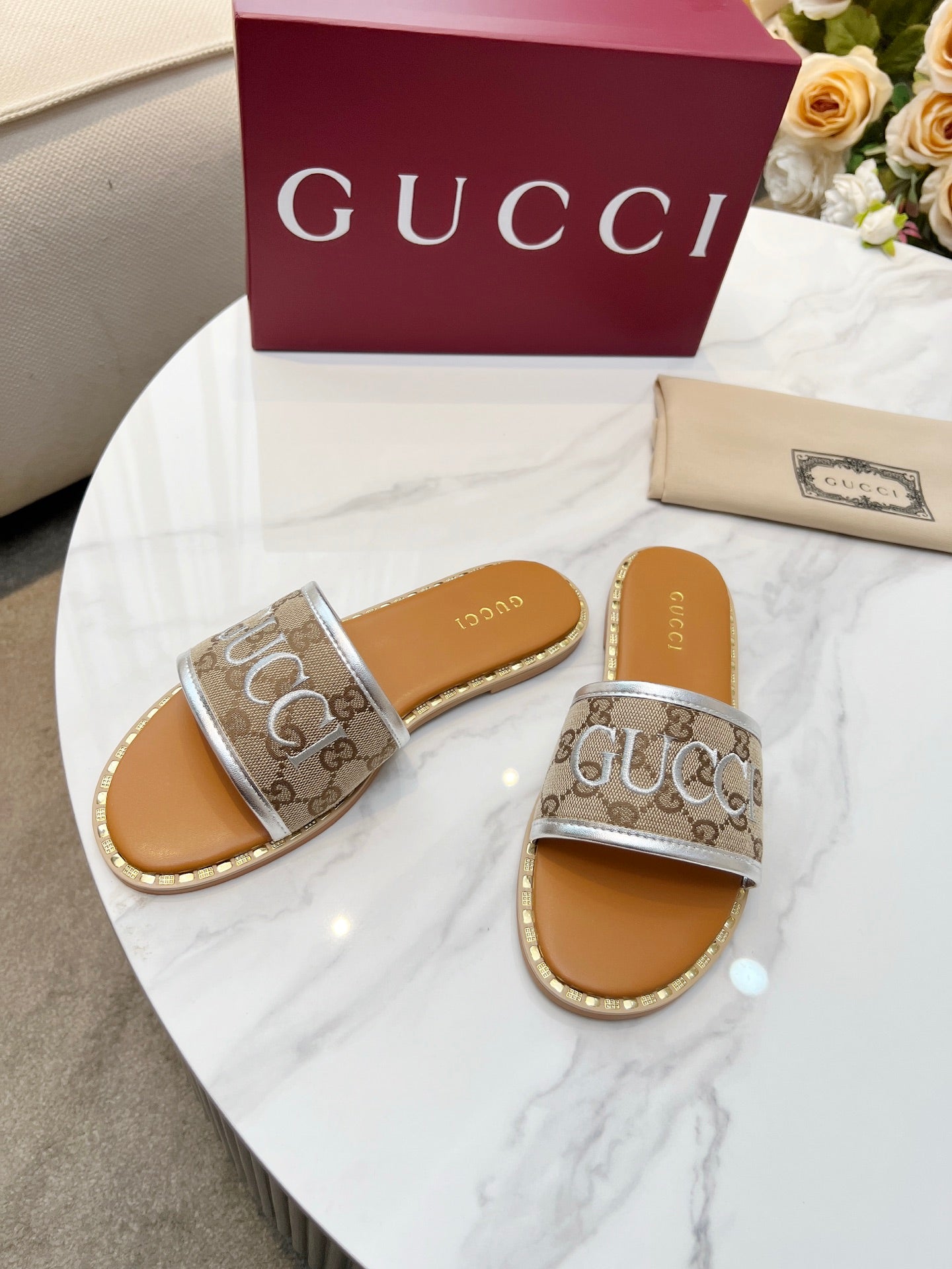 255QB29ZDE Stylish leather Slippers