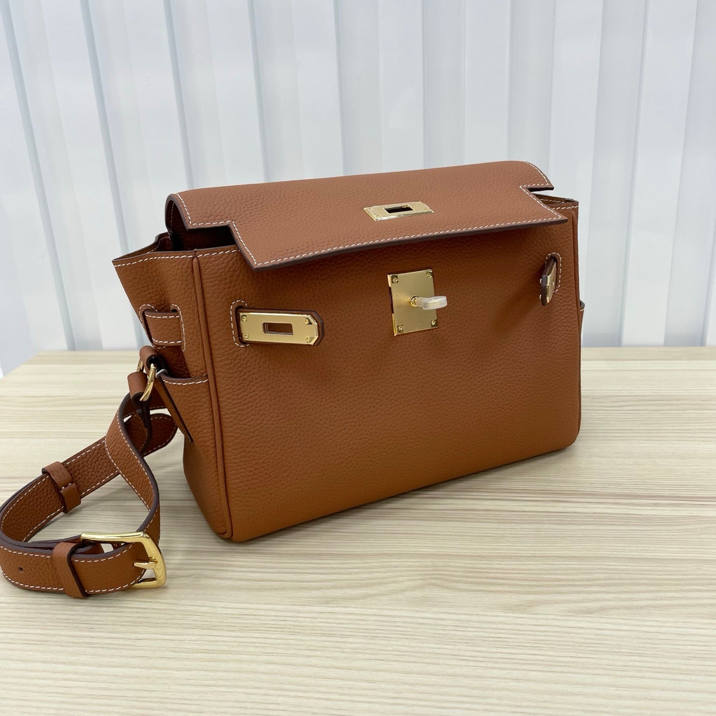 15RH4BDE Stylish leather bag