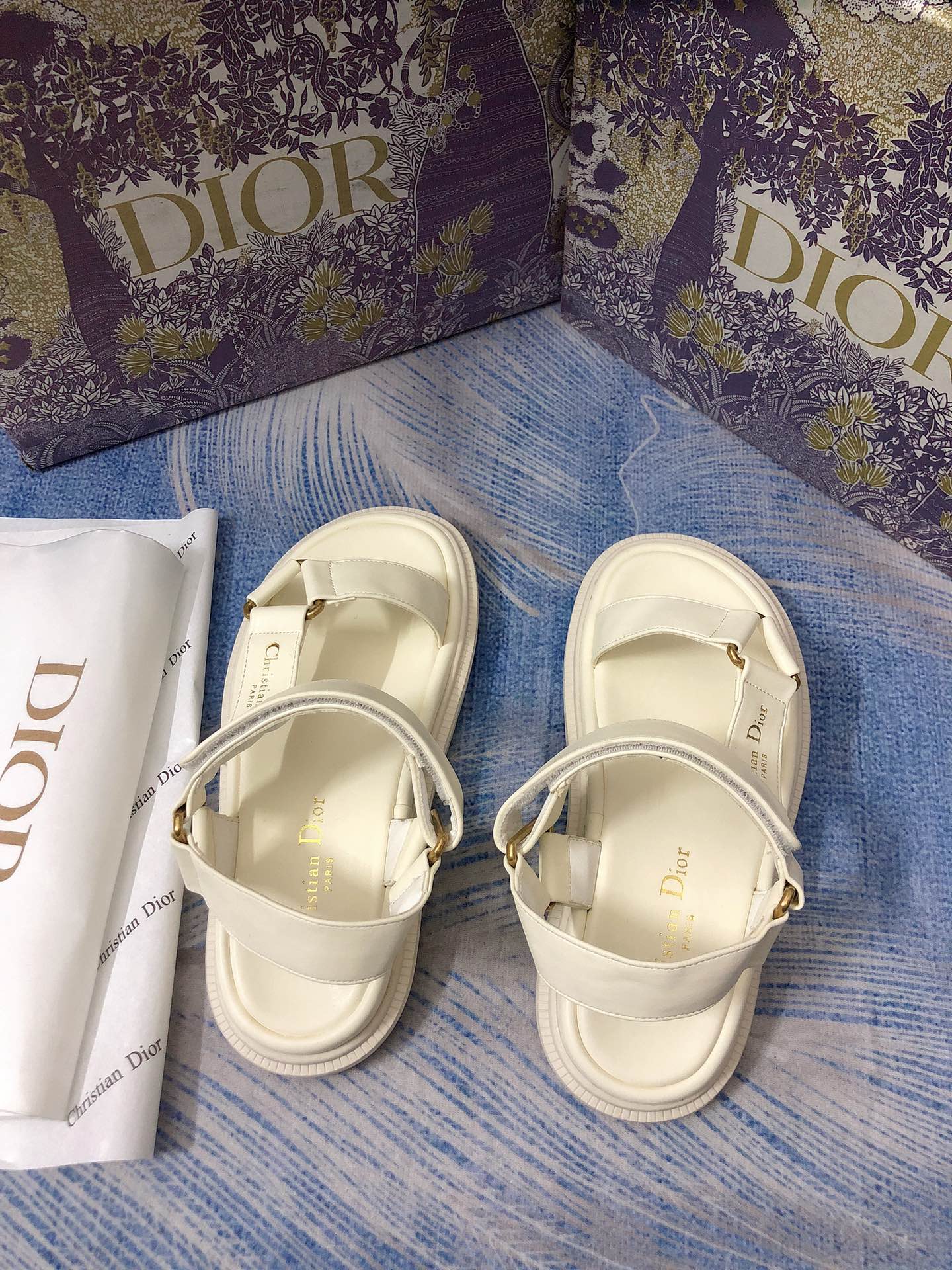 14D8ZDE Stylish sandals