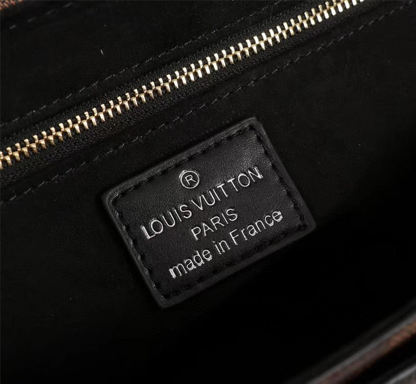 2XE52BDE Stylish leather bag