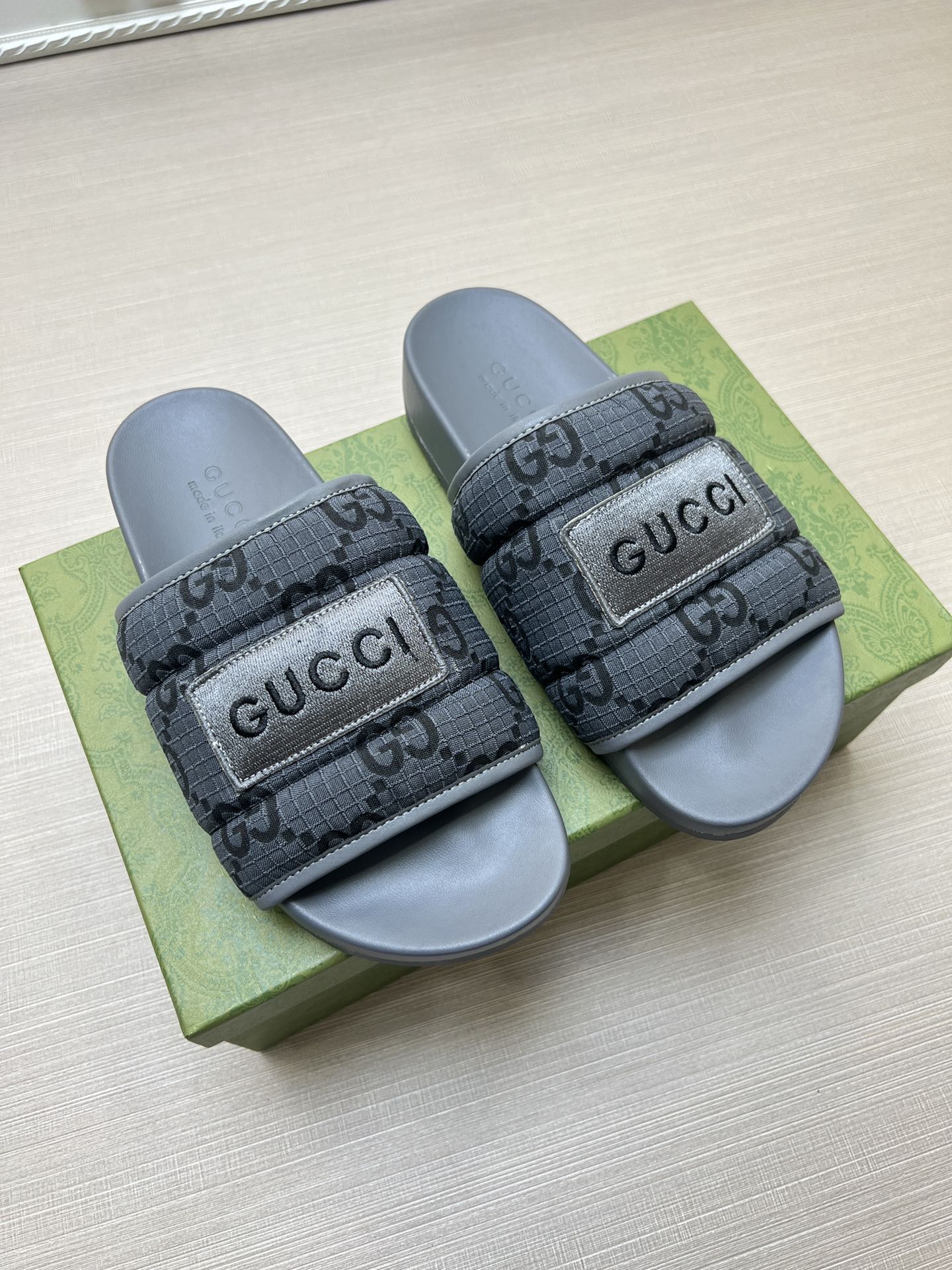 54B49ZDE Stylish slippers