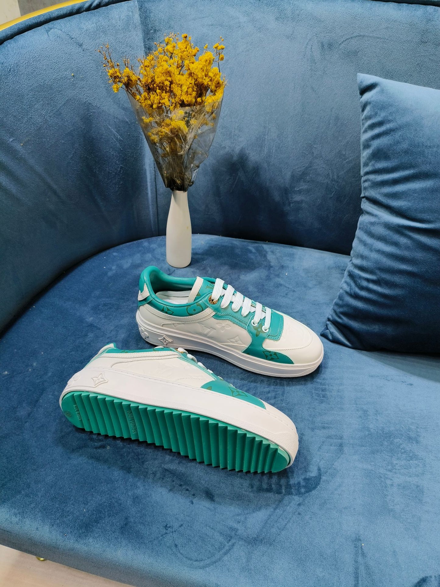 2YE45ZDE Stylish Sneakers