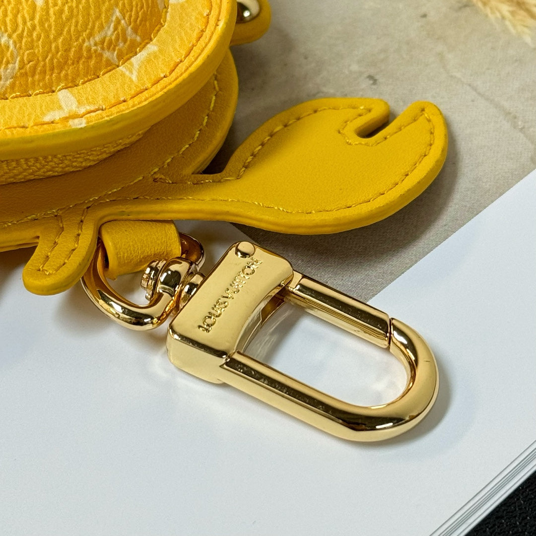 14E26ADE Stylish key closure