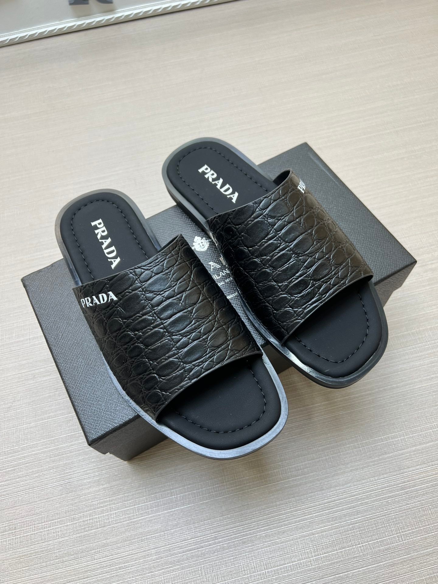 54PD74ZDE Stylish slippers