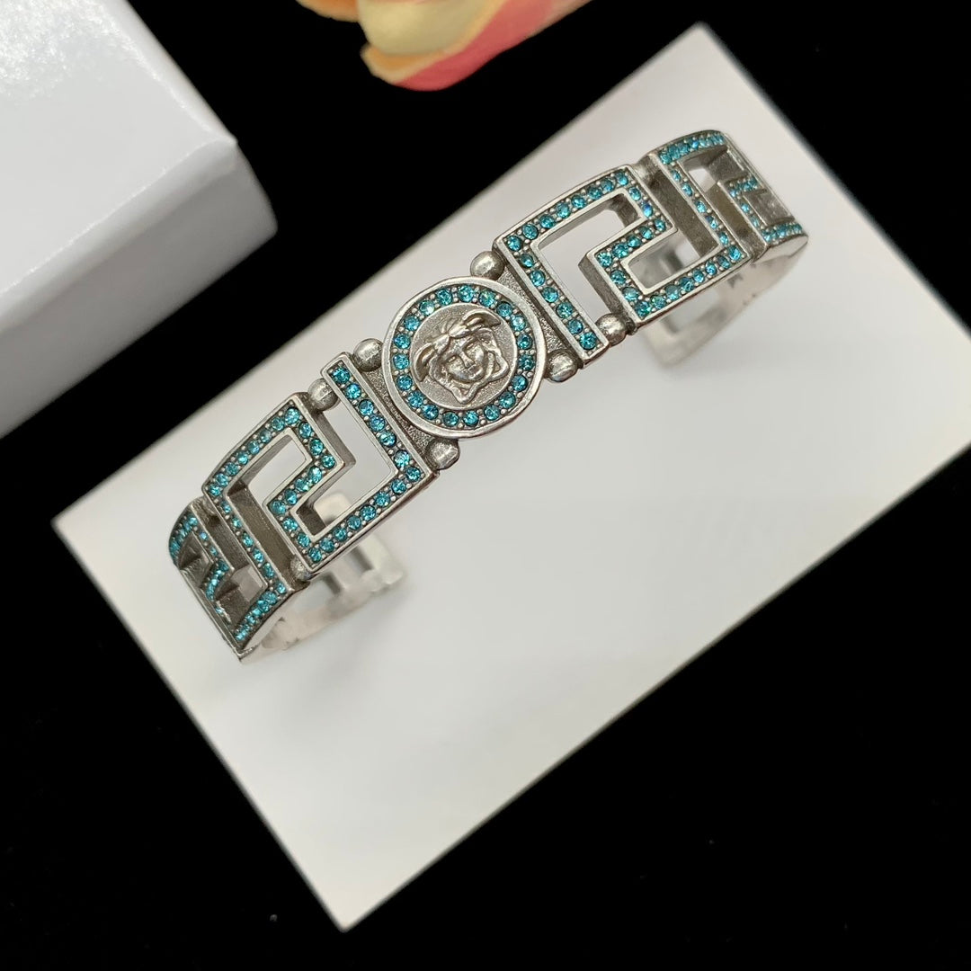 1NV73KDE Stylish bracelet