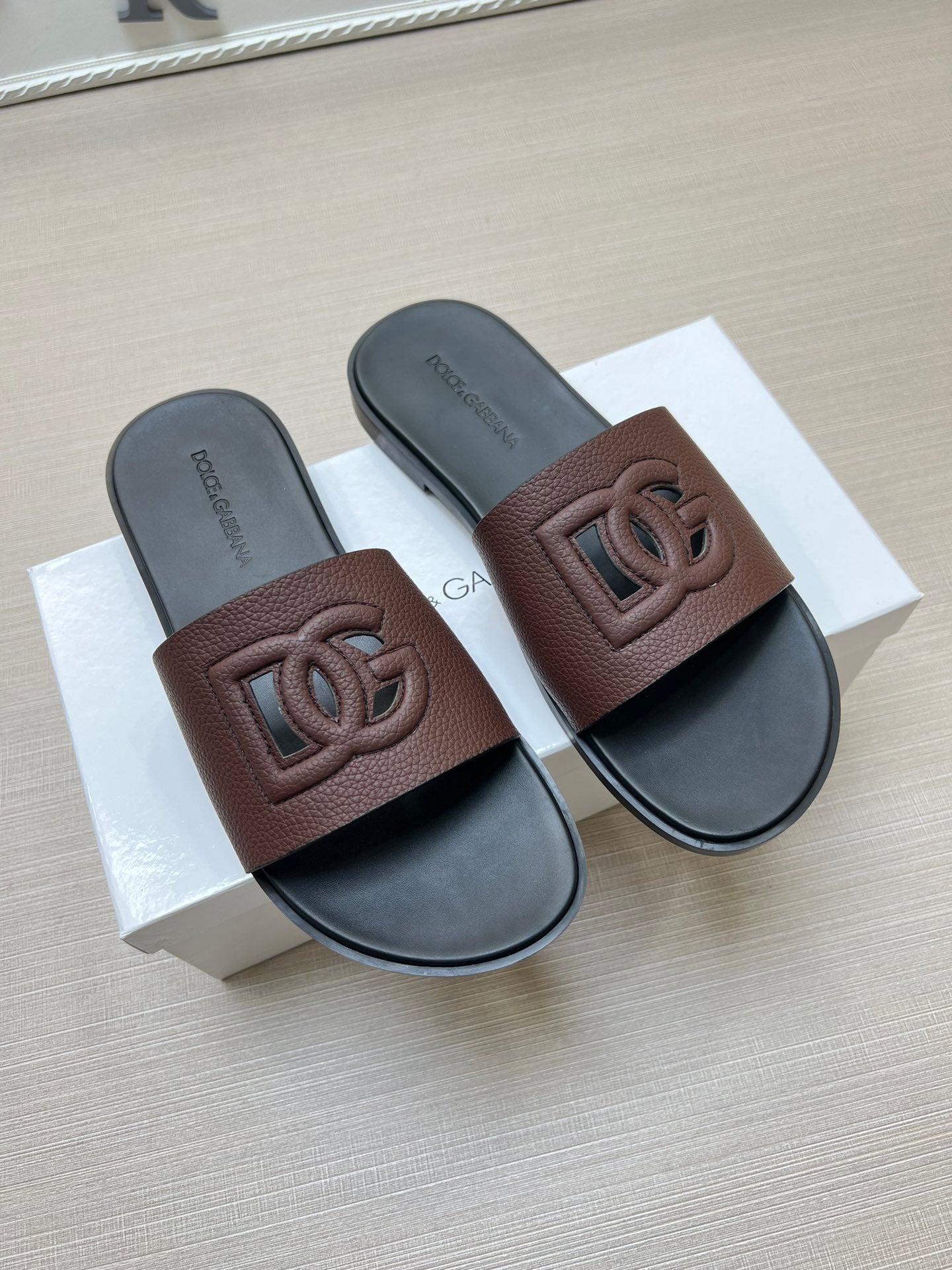 54A65ZDE Stylish slippers