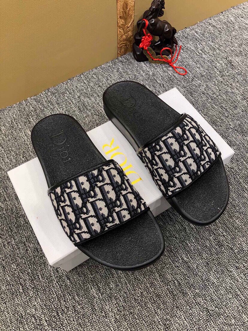54D50ZDE Stylish slippers