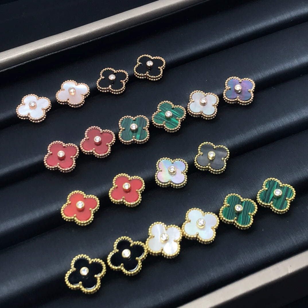 5XVA194EDE Stylish Earrings