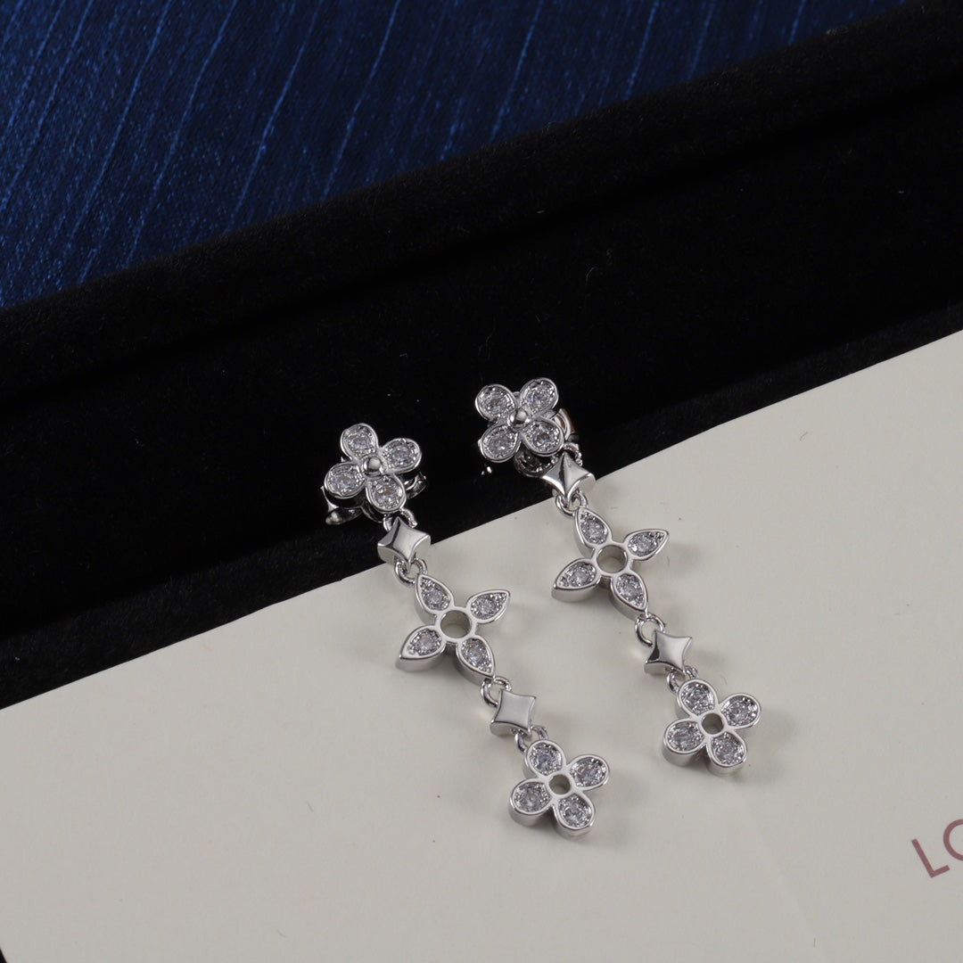 14E1099EDE Stylish Earrings