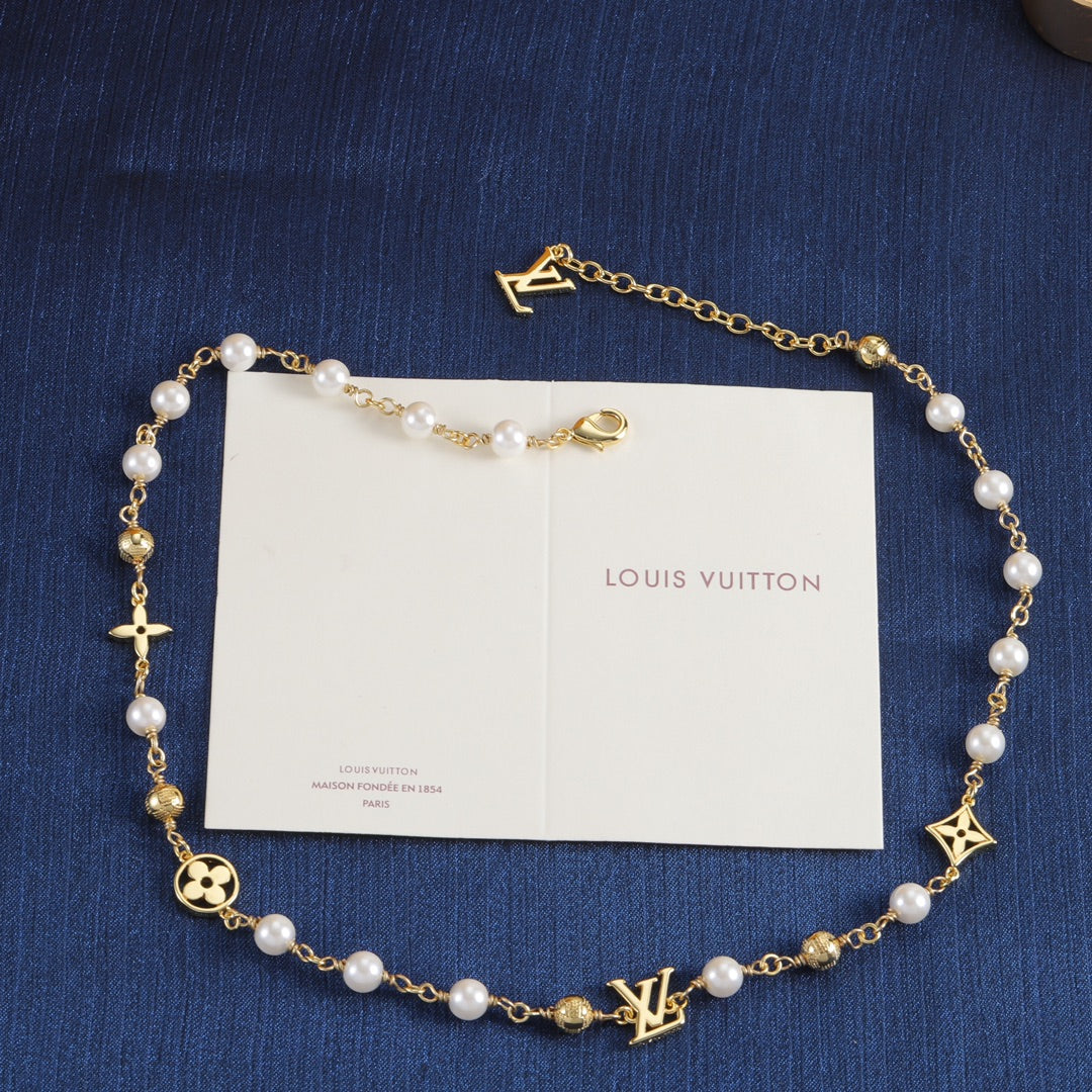 175RE3XDE Stylish Necklaces