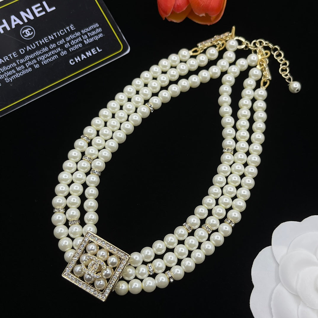 14C928XDE Stylish Necklaces