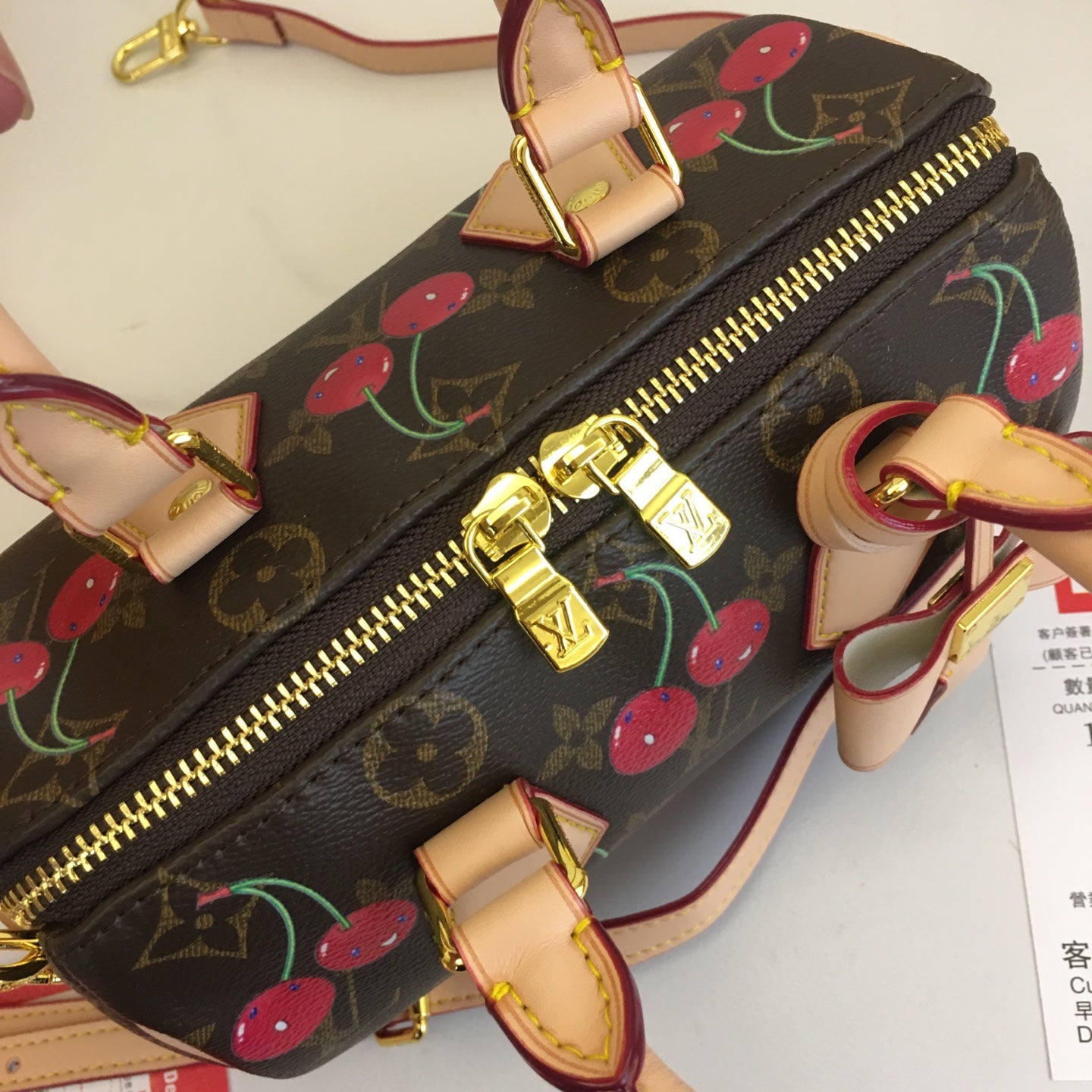 15RE28BDE Stylish bag