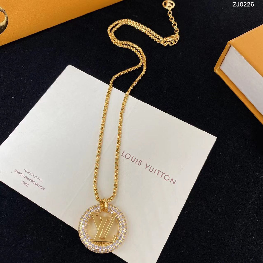 14E556XDE Stylish Earrings Bracelets Necklaces