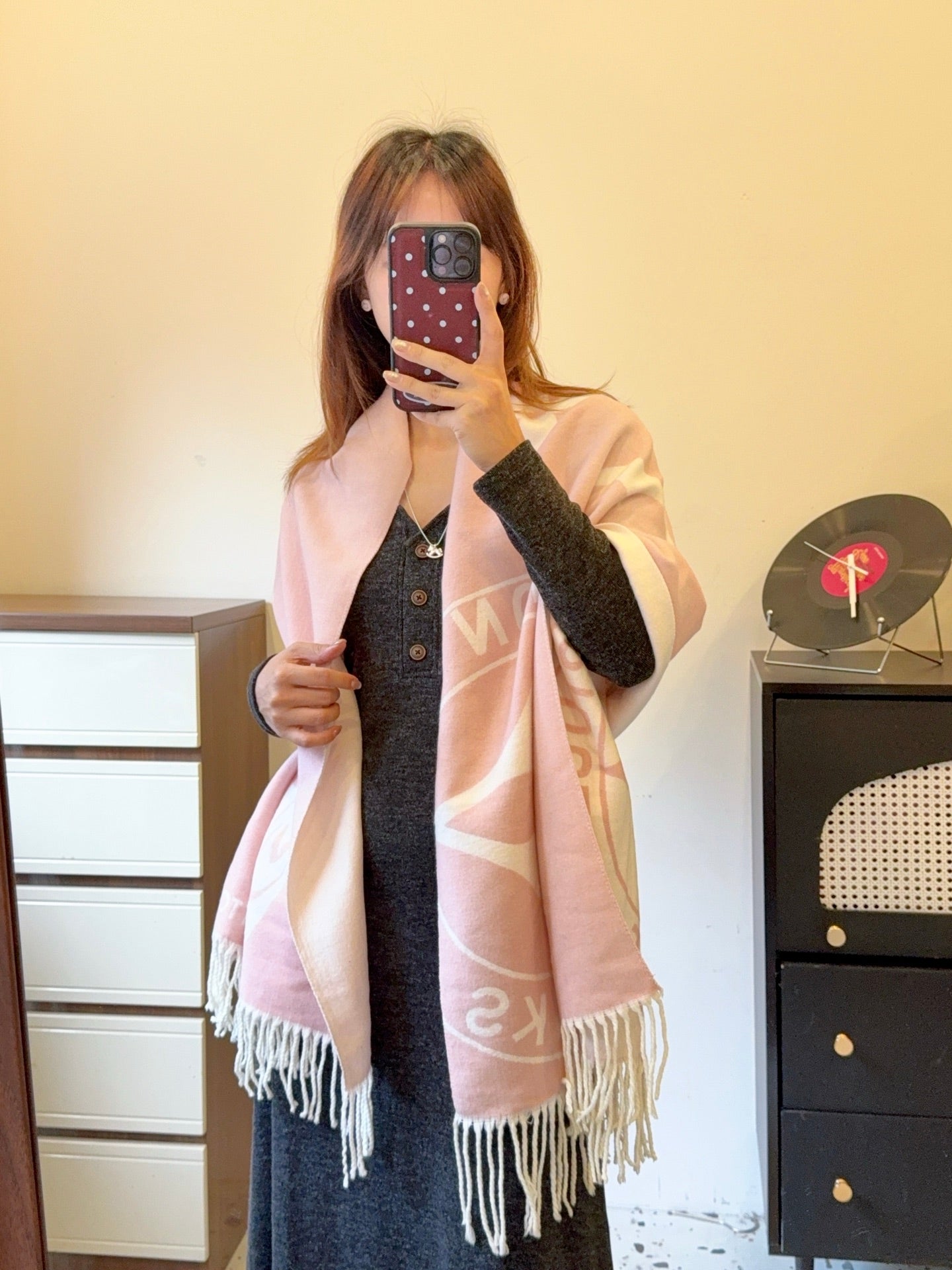 175RE3WDE Stylish Winter Scarves