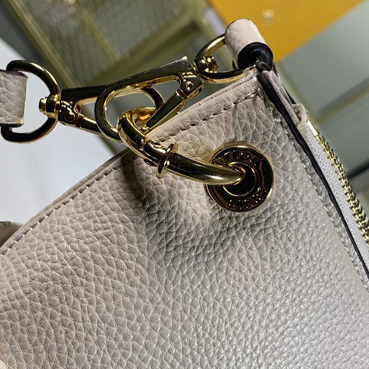 2E70BDE Stylish leather bag