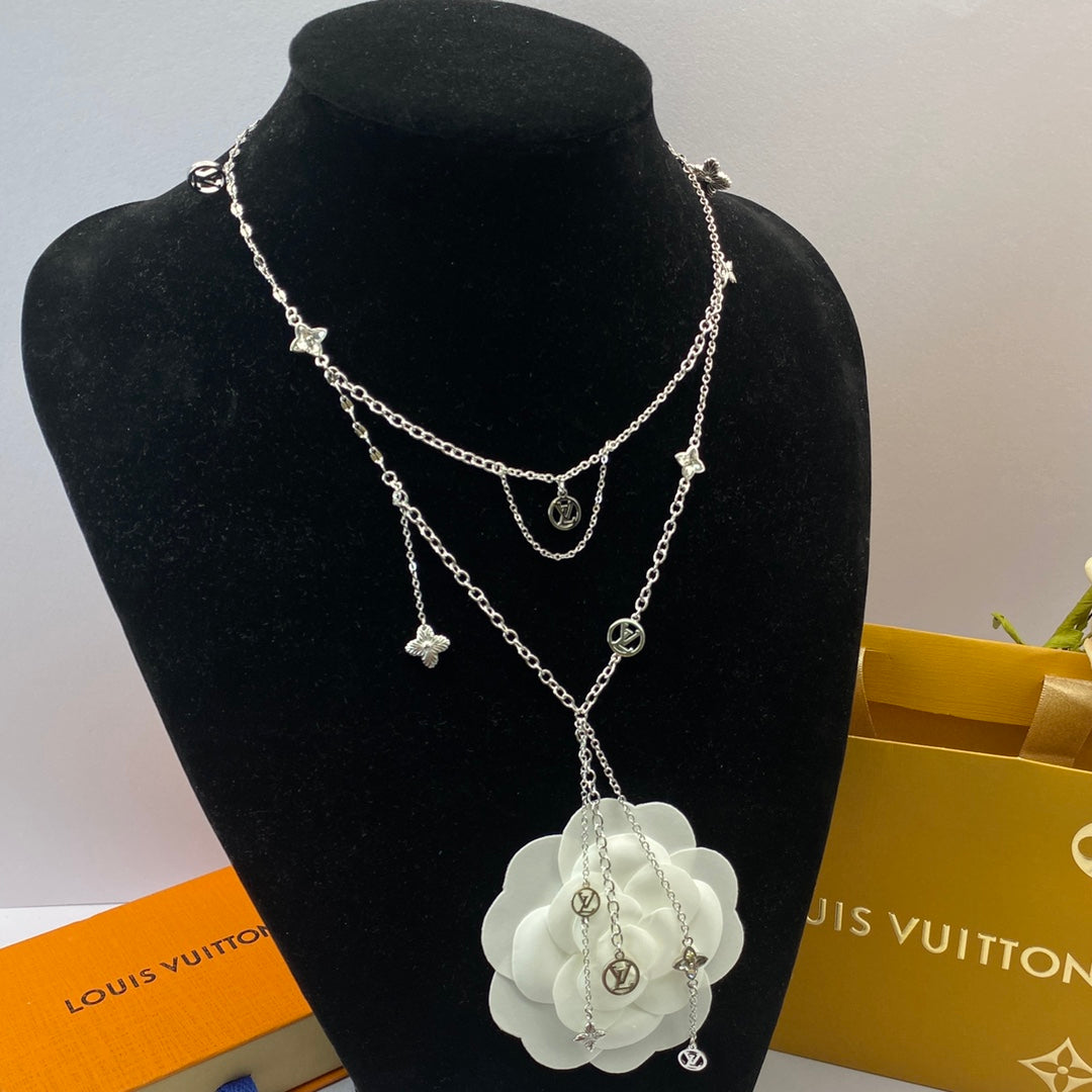 1NE186XDE Stylish Necklaces