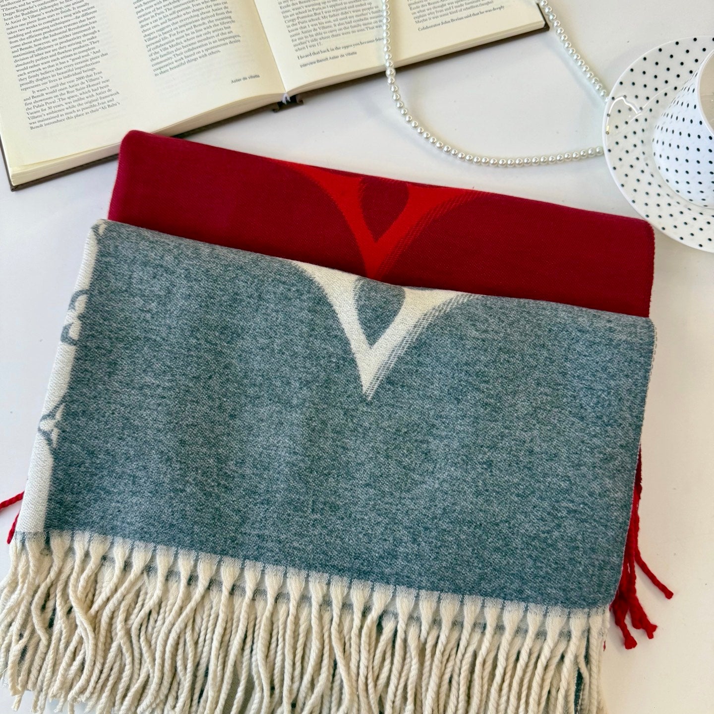 185ZE71WDE Stylish Winter Scarves