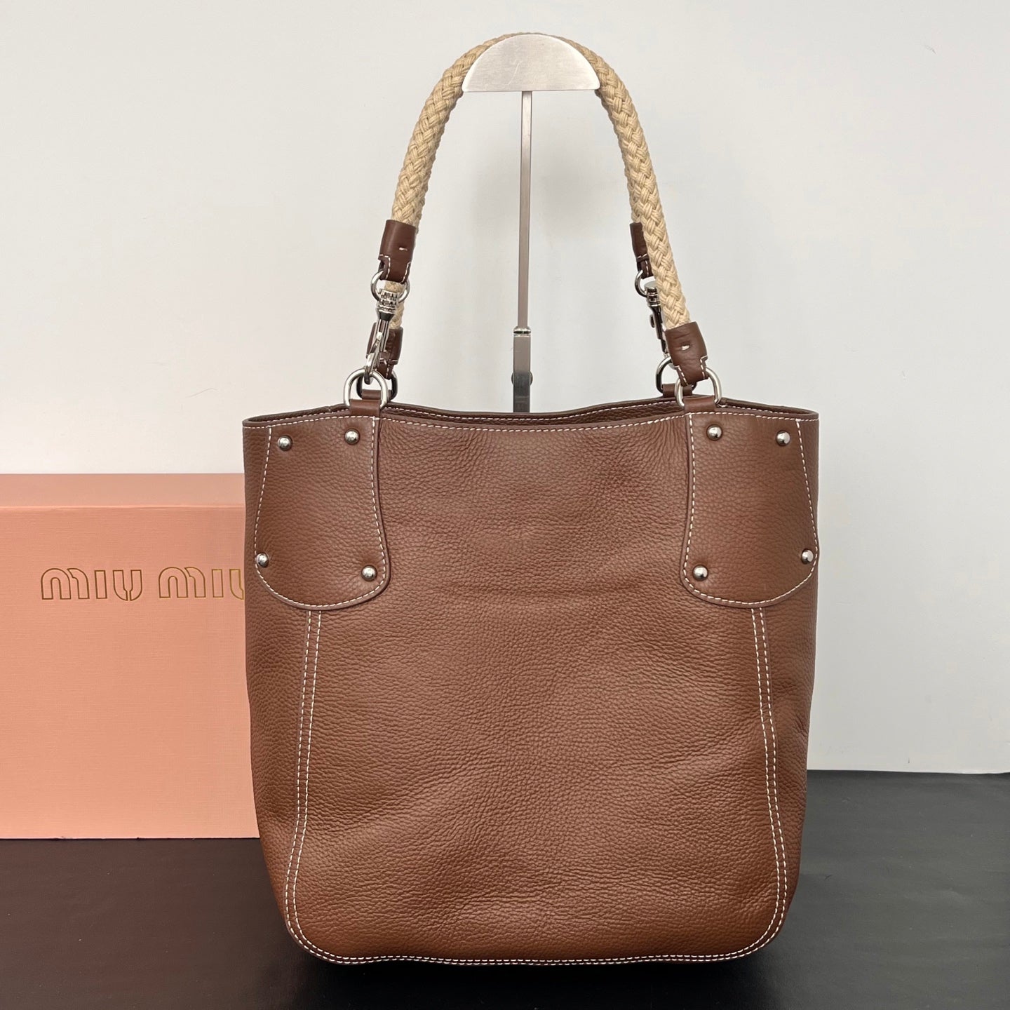 15RA3BDE Stylish leather bag