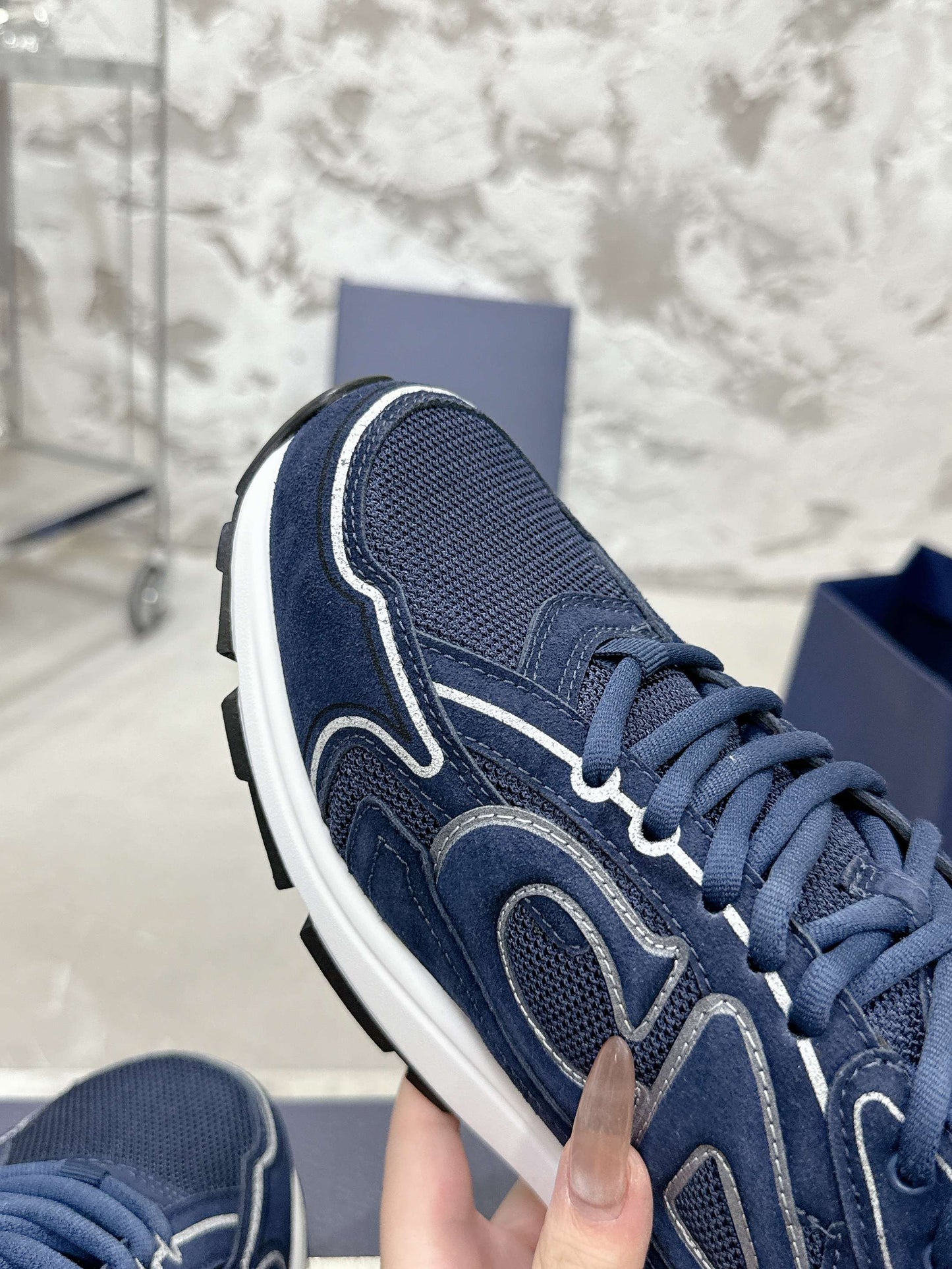 245RD2ZDE Stylish Sneakers