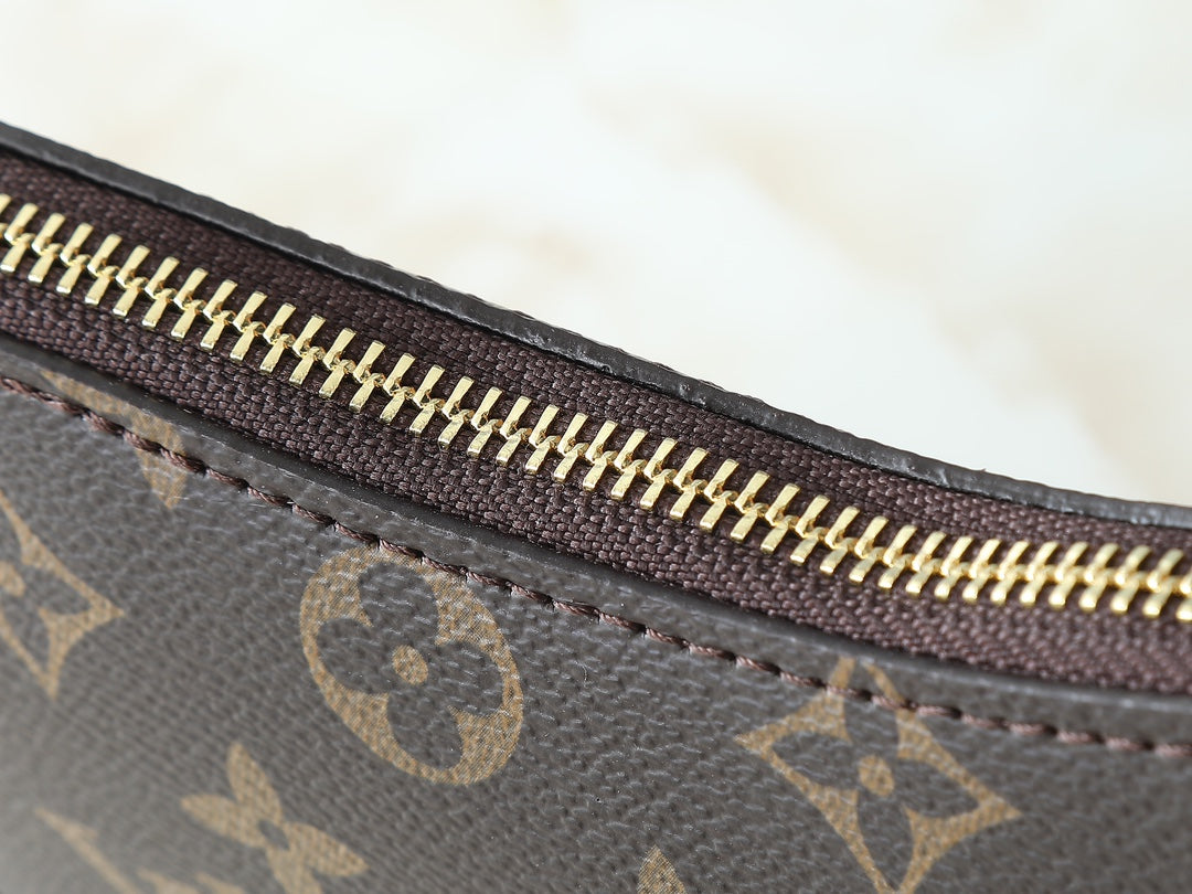 15RE23BDE Stylish leather bag