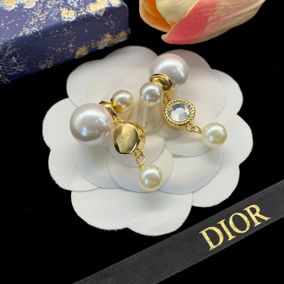 1ND44EDE Stylish Earrings