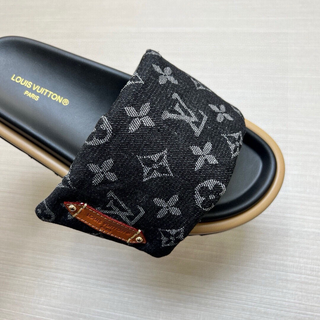 5QE8ZDE Stylish Slippers