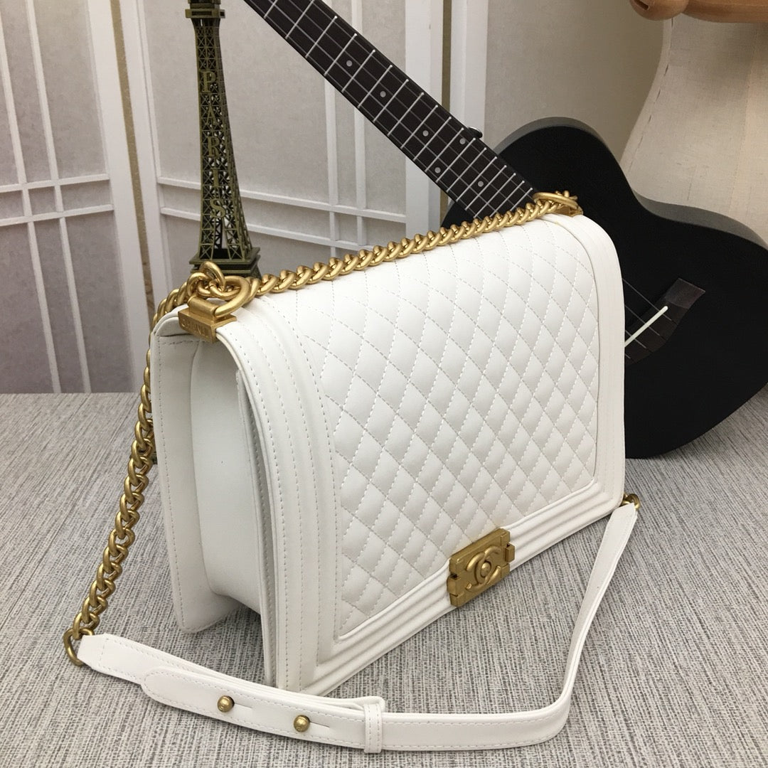5C60BDE Stylish leather bag