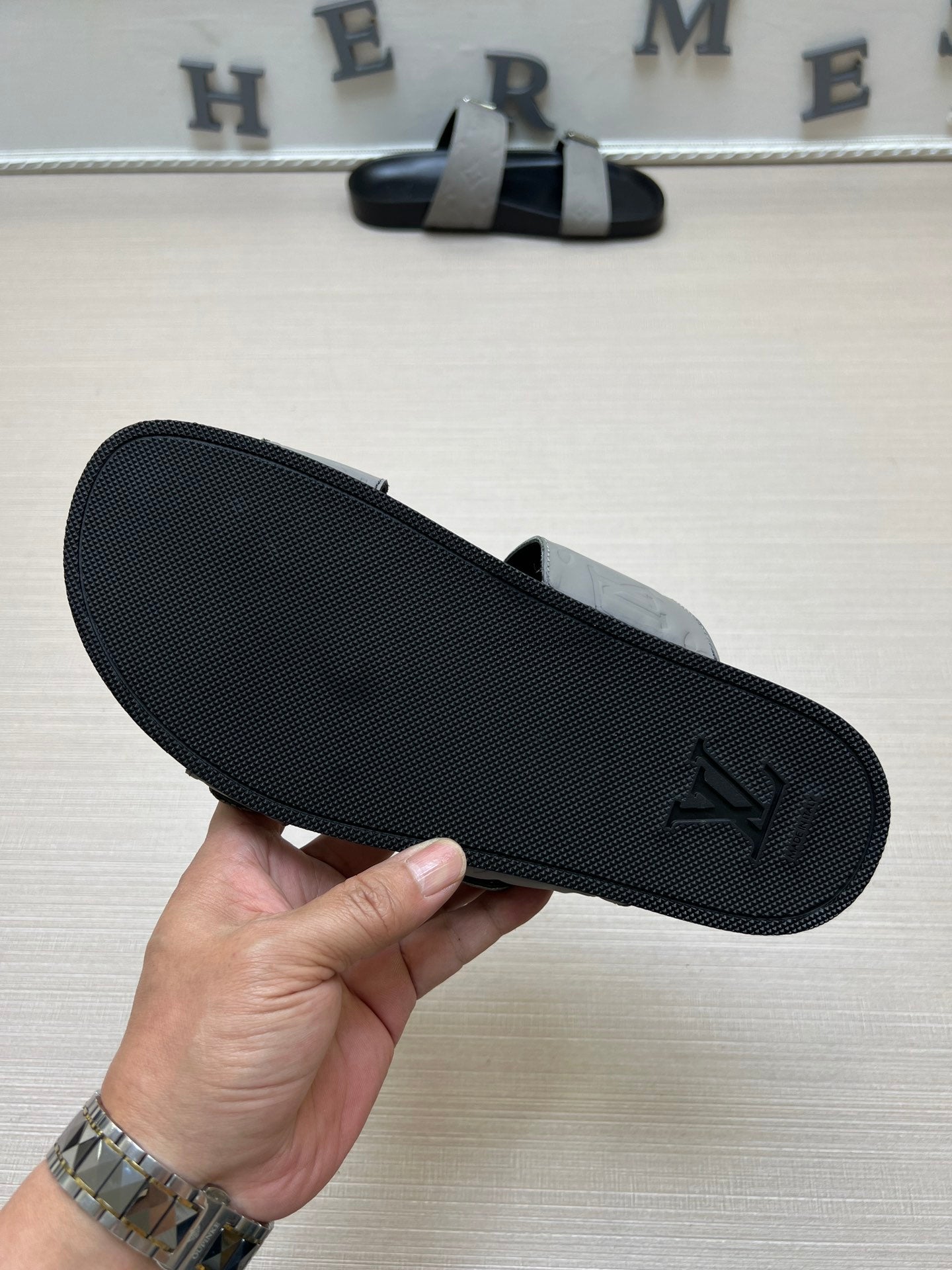 54E87ZDE Stylish slippers