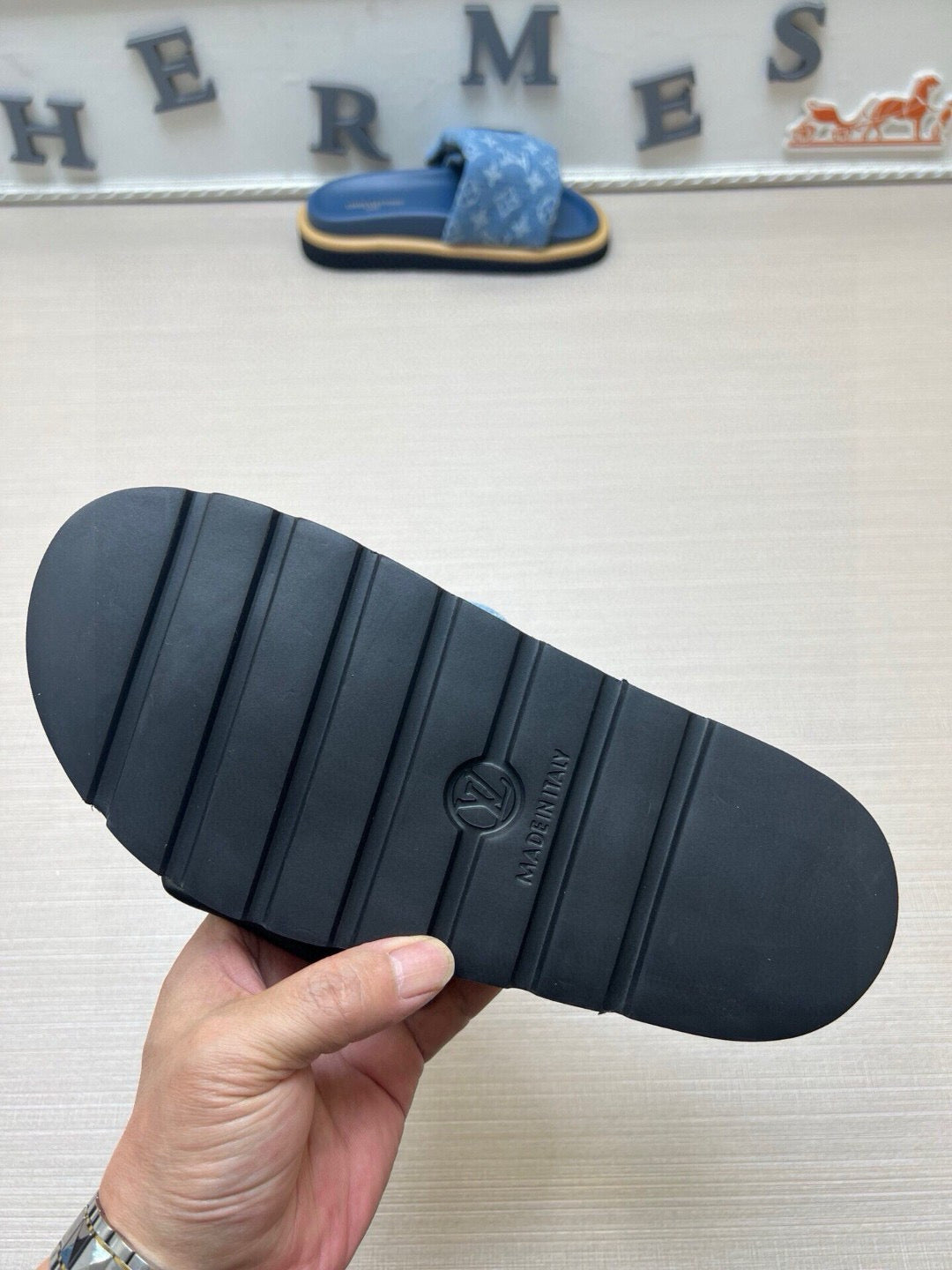 5QE7ZDE Stylish Slippers