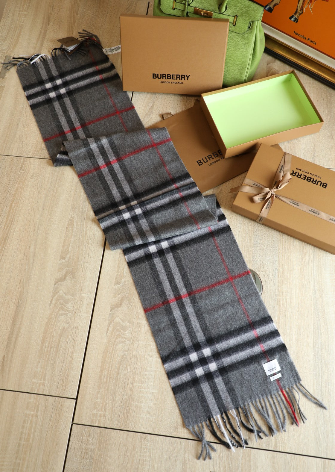 185ZR3WDE Stylish Winter Scarves