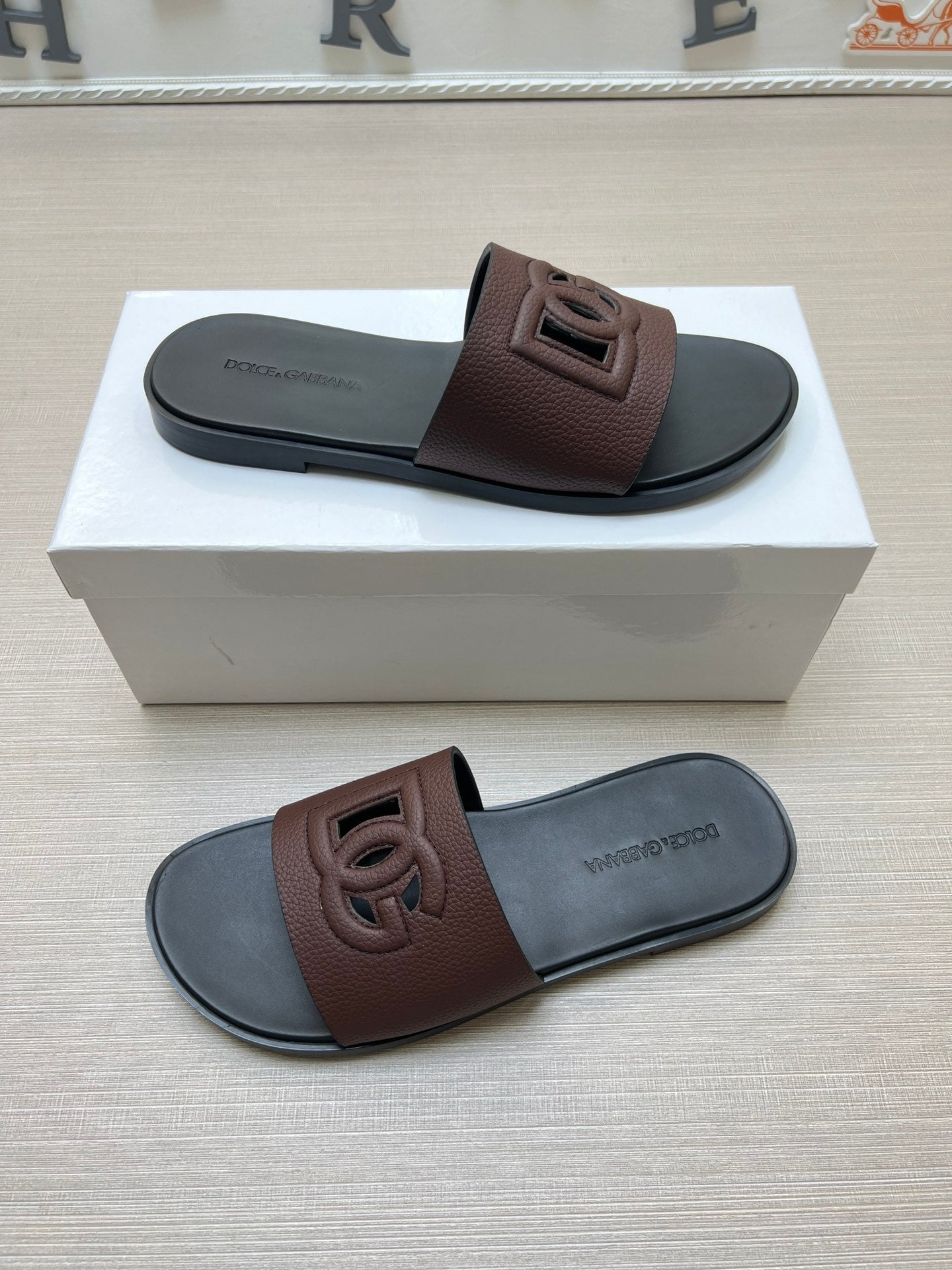 54A65ZDE Stylish slippers
