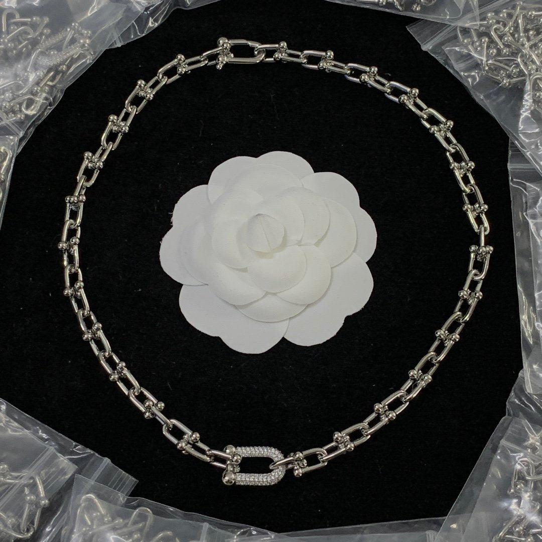 8XT31XDE Stylish Earring Bracelets Necklaces