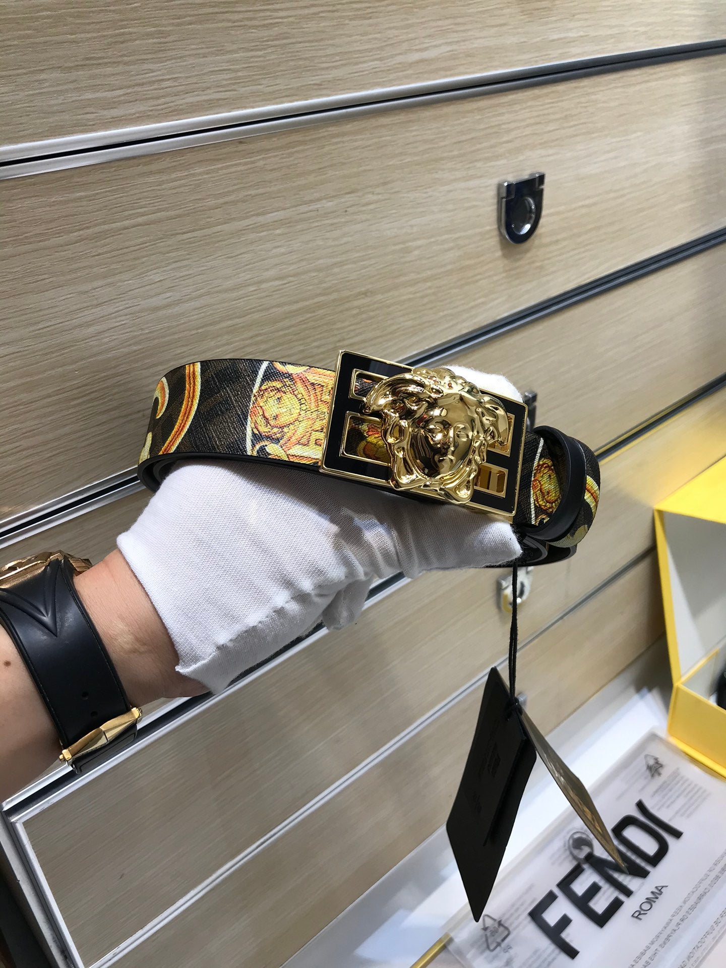 14V82PDE Stylish High quality belt With full package