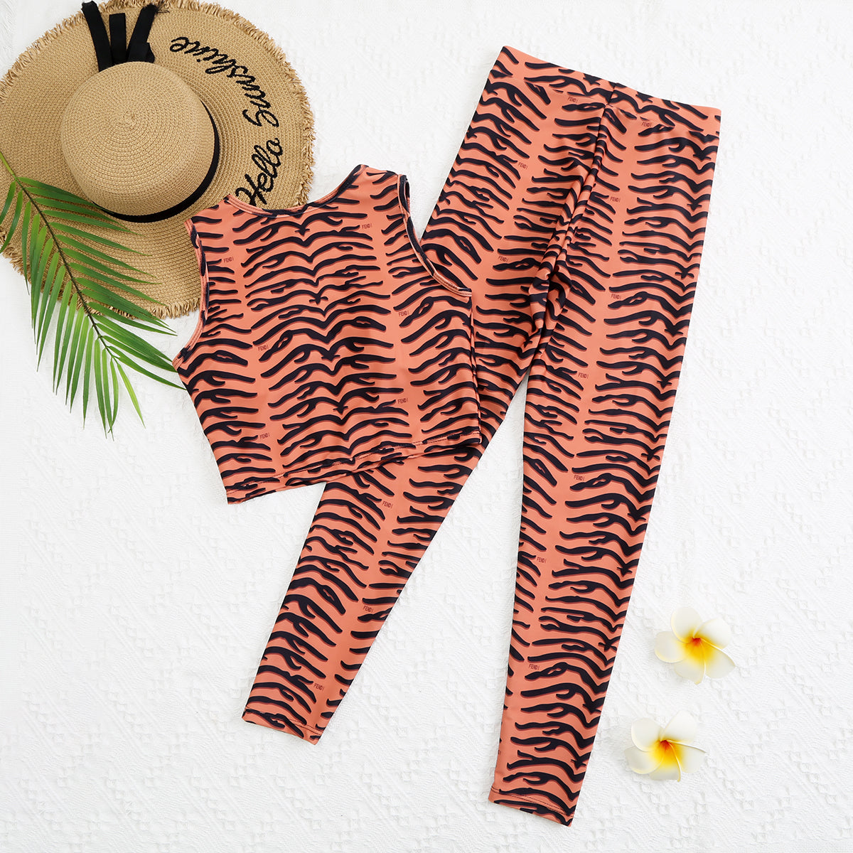 14F84YDE Stylish Long sleeve swimsuit