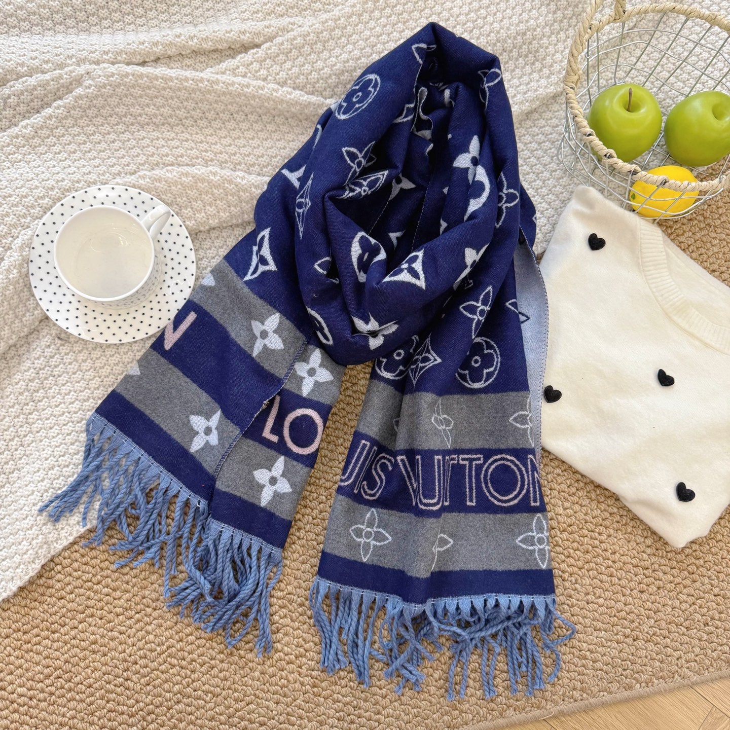 185ZE69WDE Stylish Winter Scarves