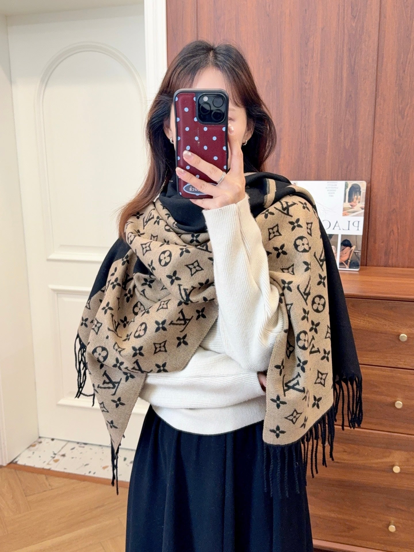 185ZE71WDE Stylish Winter Scarves