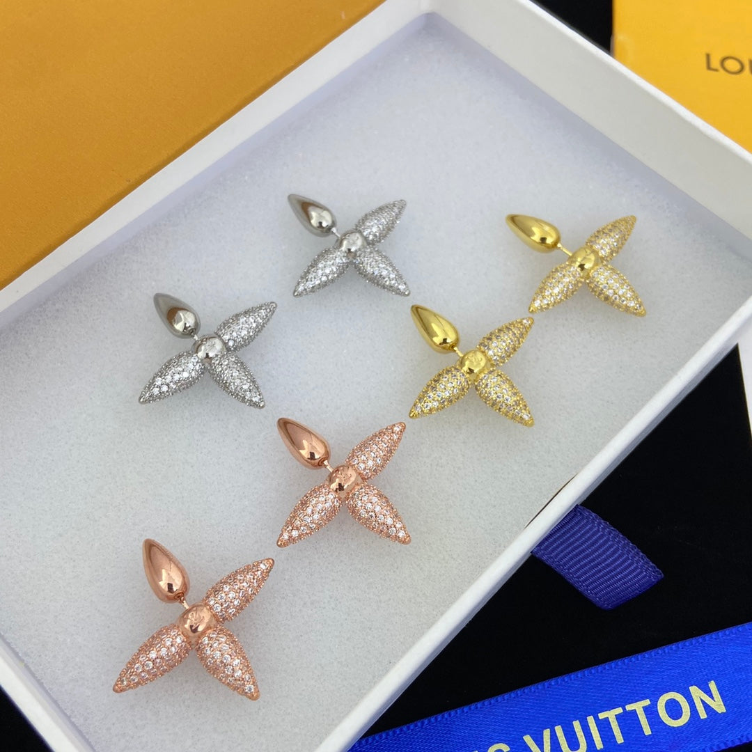 14E513EDE Stylish Earrings
