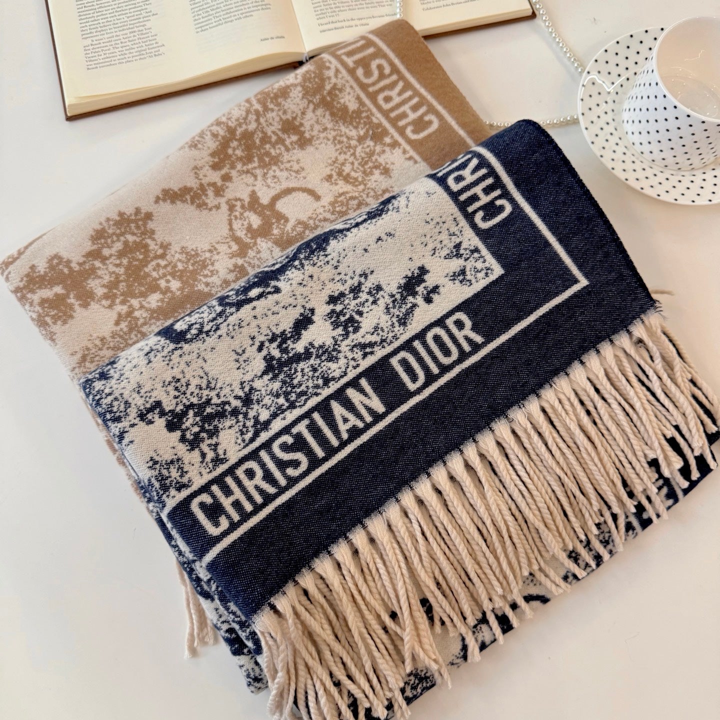 185ZD70WDE Stylish Winter Scarves