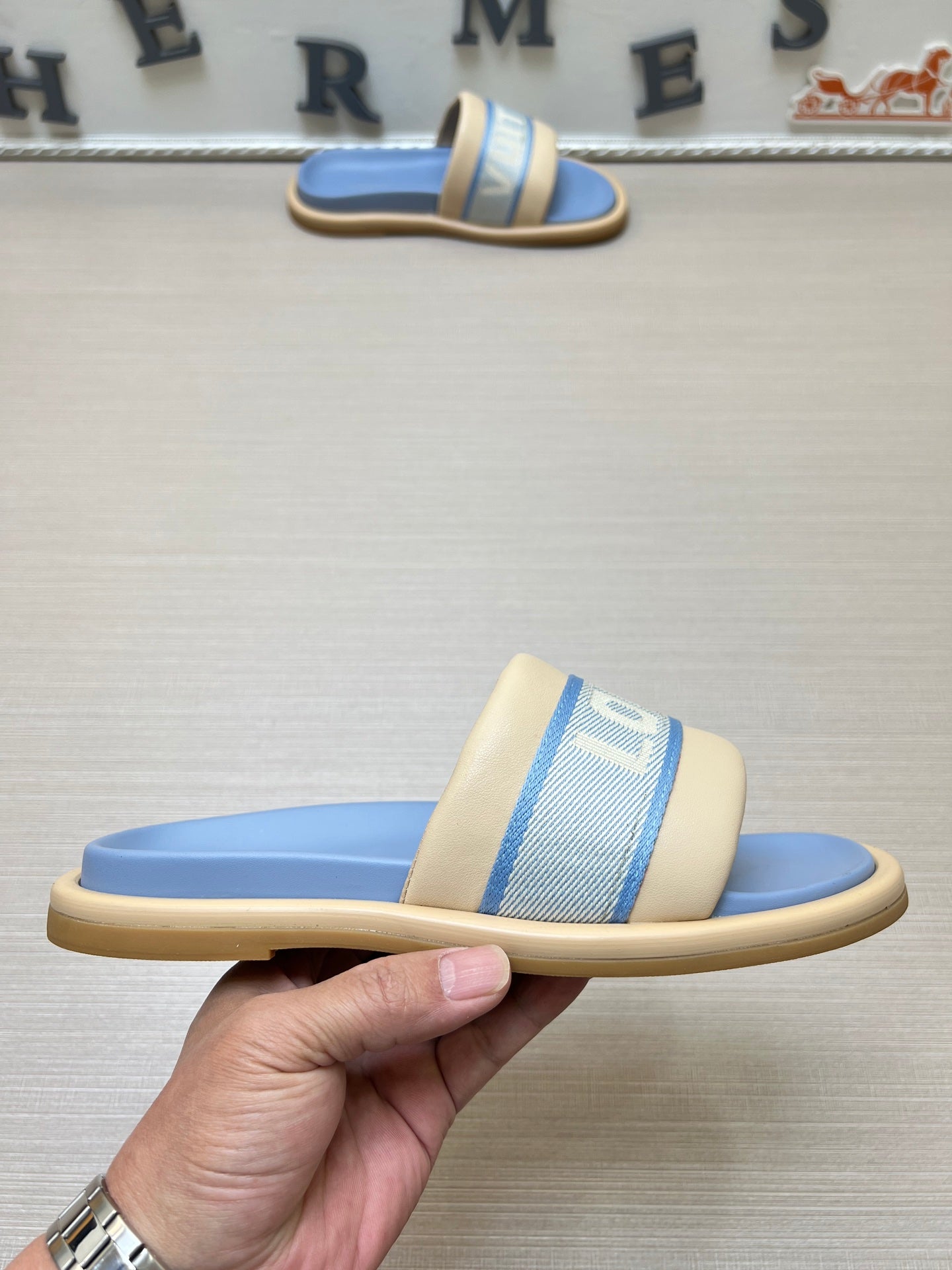 535ZE298ZDE Stylish Slippers