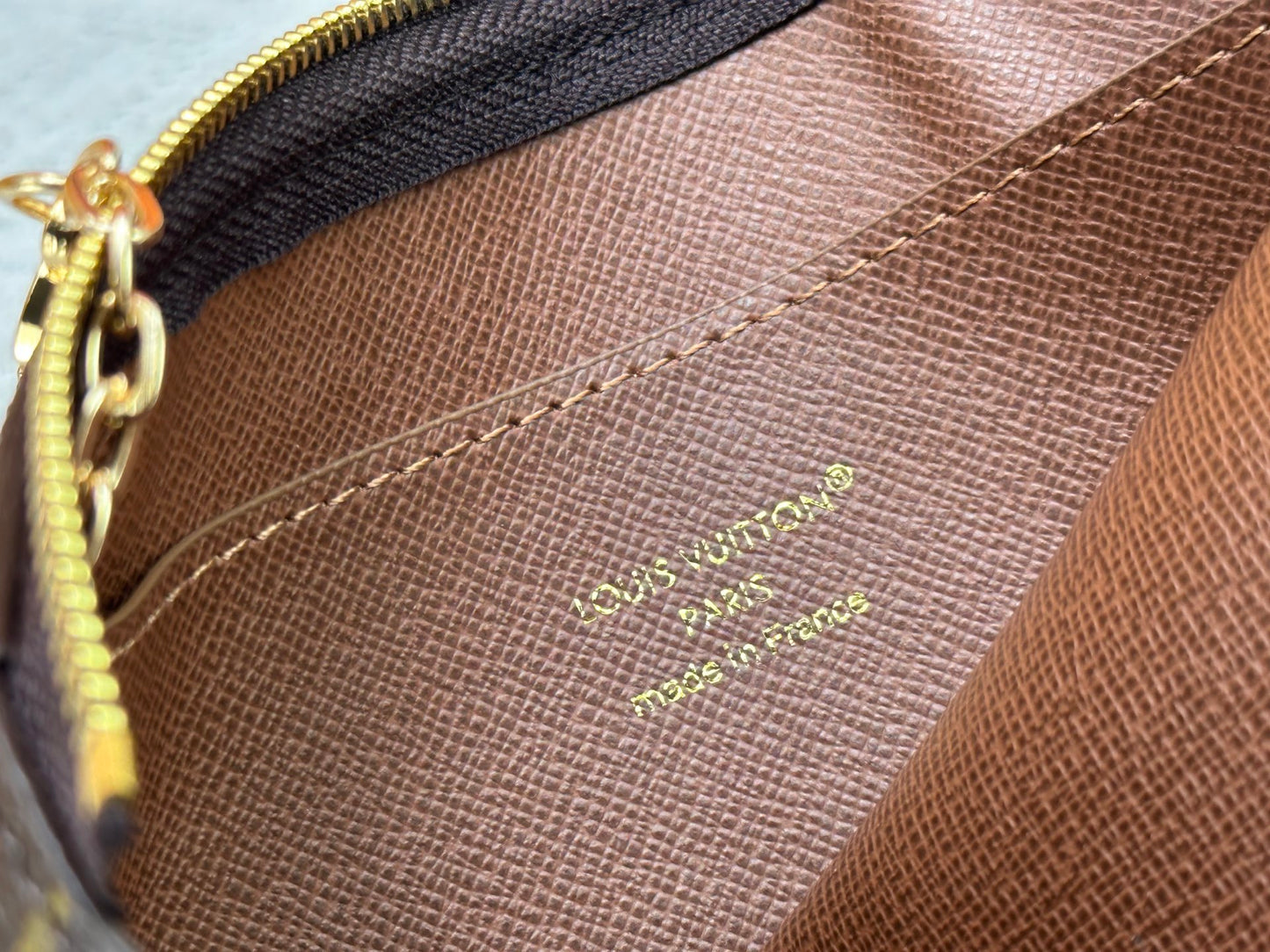 15RE90BDE Stylish leather bag