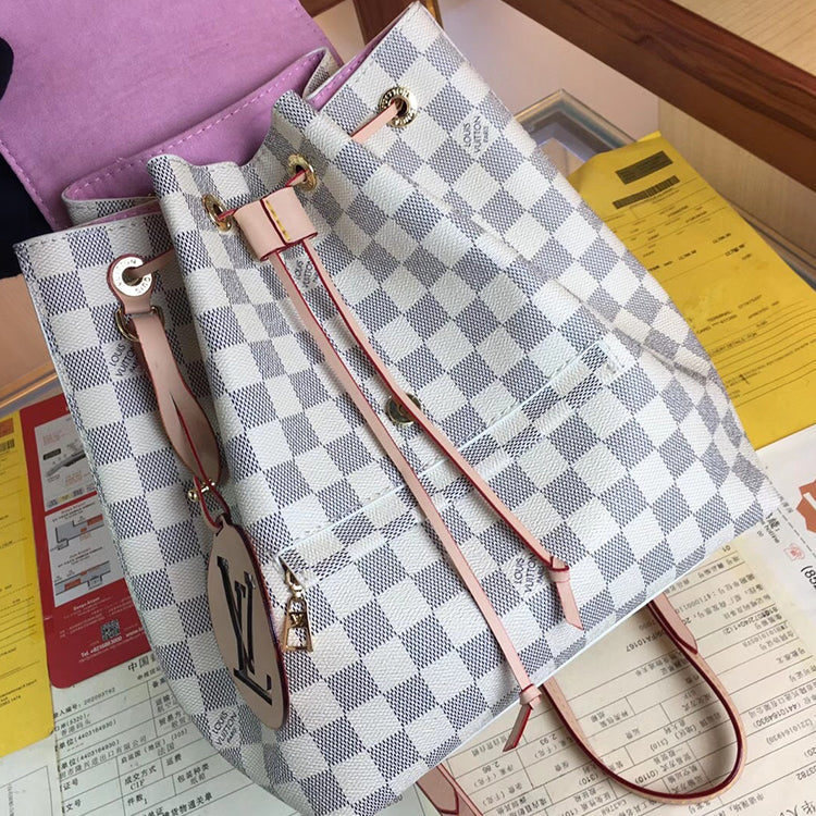 1E067BDE Stylish leather bag