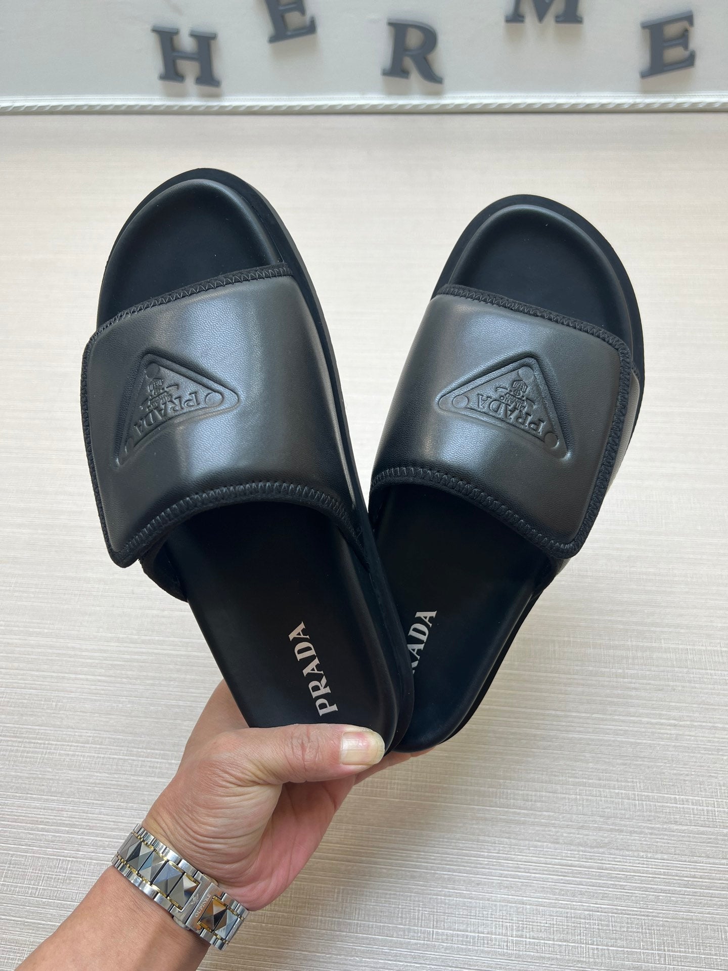 54PD6ZDE Stylish slippers