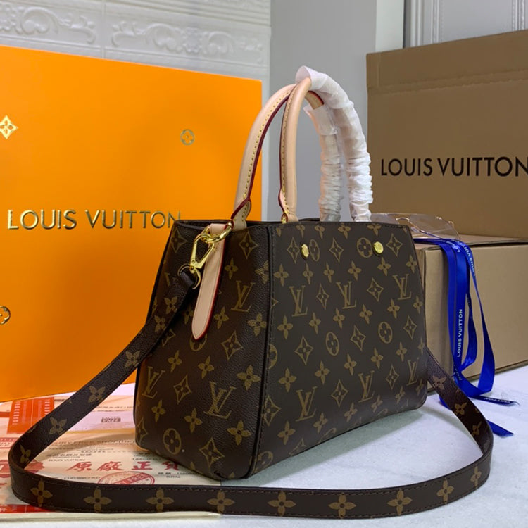 AE35BDE Stylish leather bag