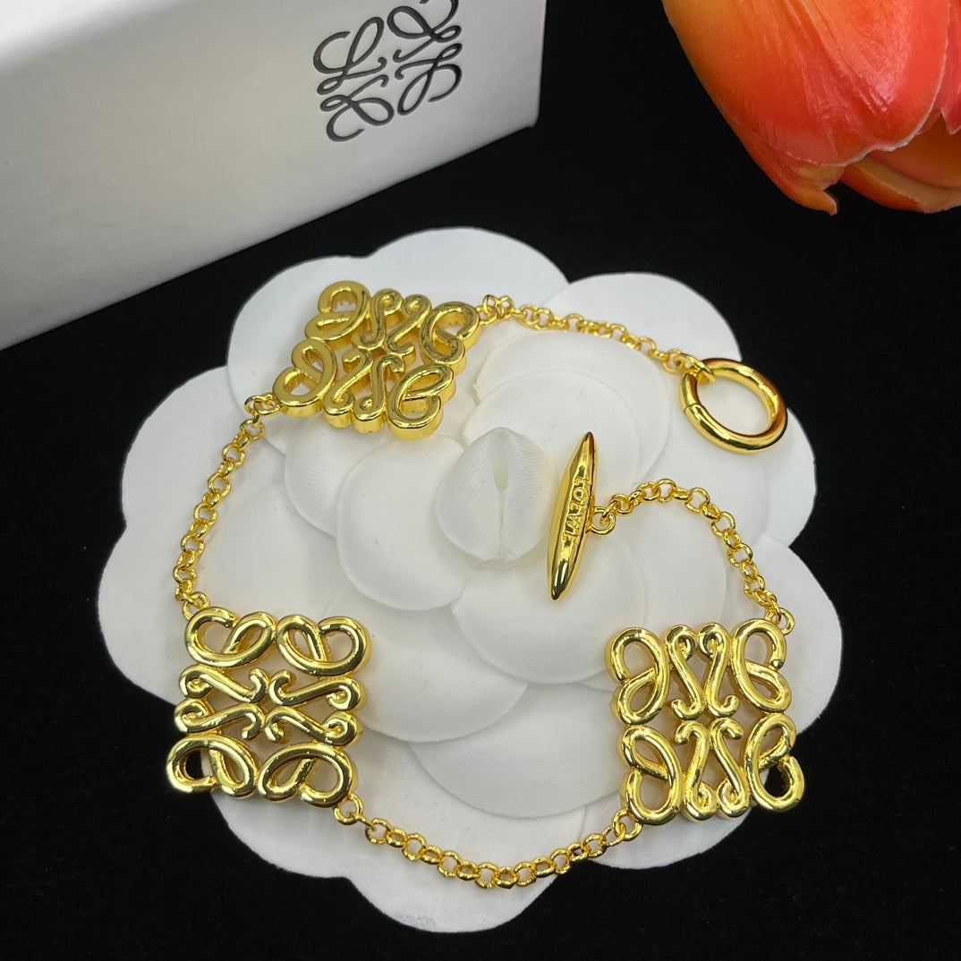 14A756KDE Stylish Earrings Bracelets Necklaces